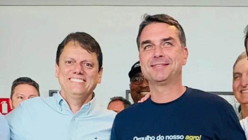 Tarcísio de Freitas e Flávio Bolsonaro na Agrishow 2026